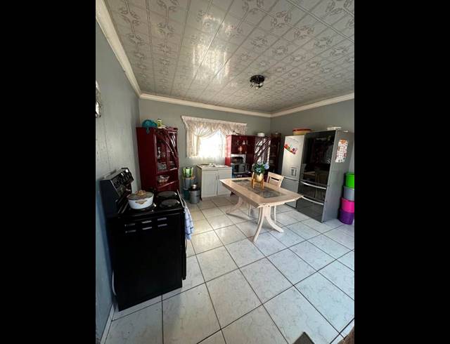 3 BEDROOM HOUSE FOR SALE IN SELCOURT
